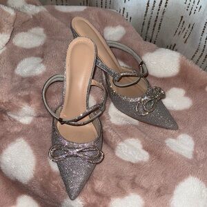 Elegant Glittering Gray Heels